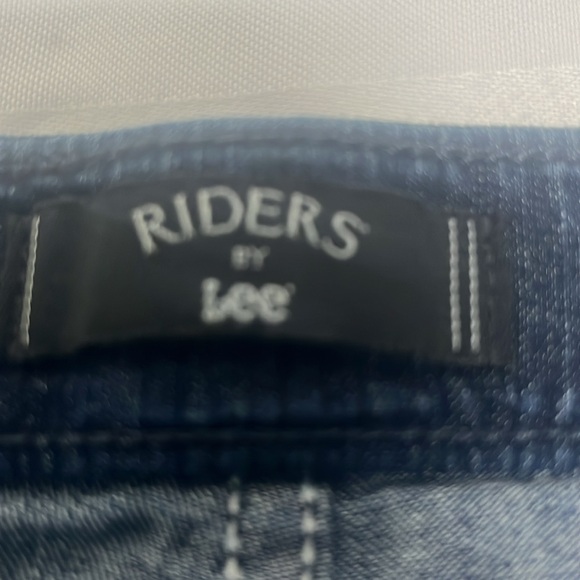 Capri  Lee Riders. - Picture 3 of 4